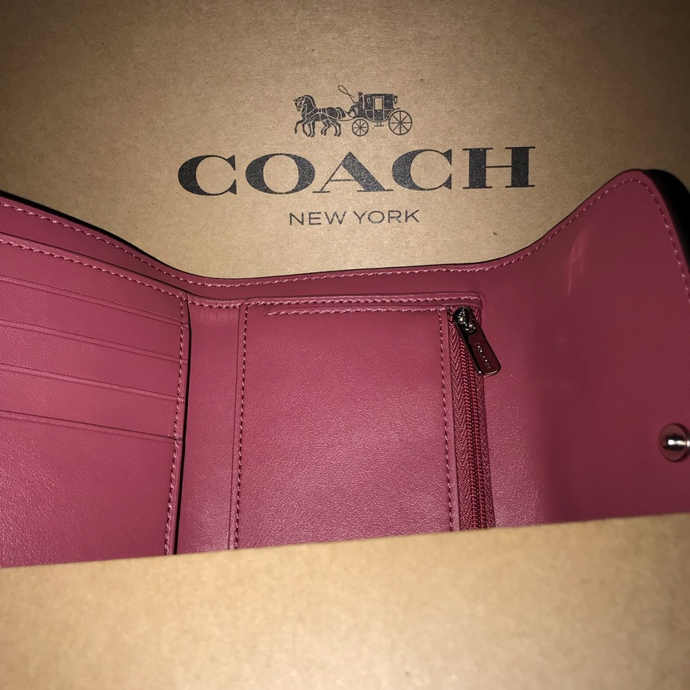 COACH Ostrich embossed Handbag & Wallet set - Picture 8 of 8